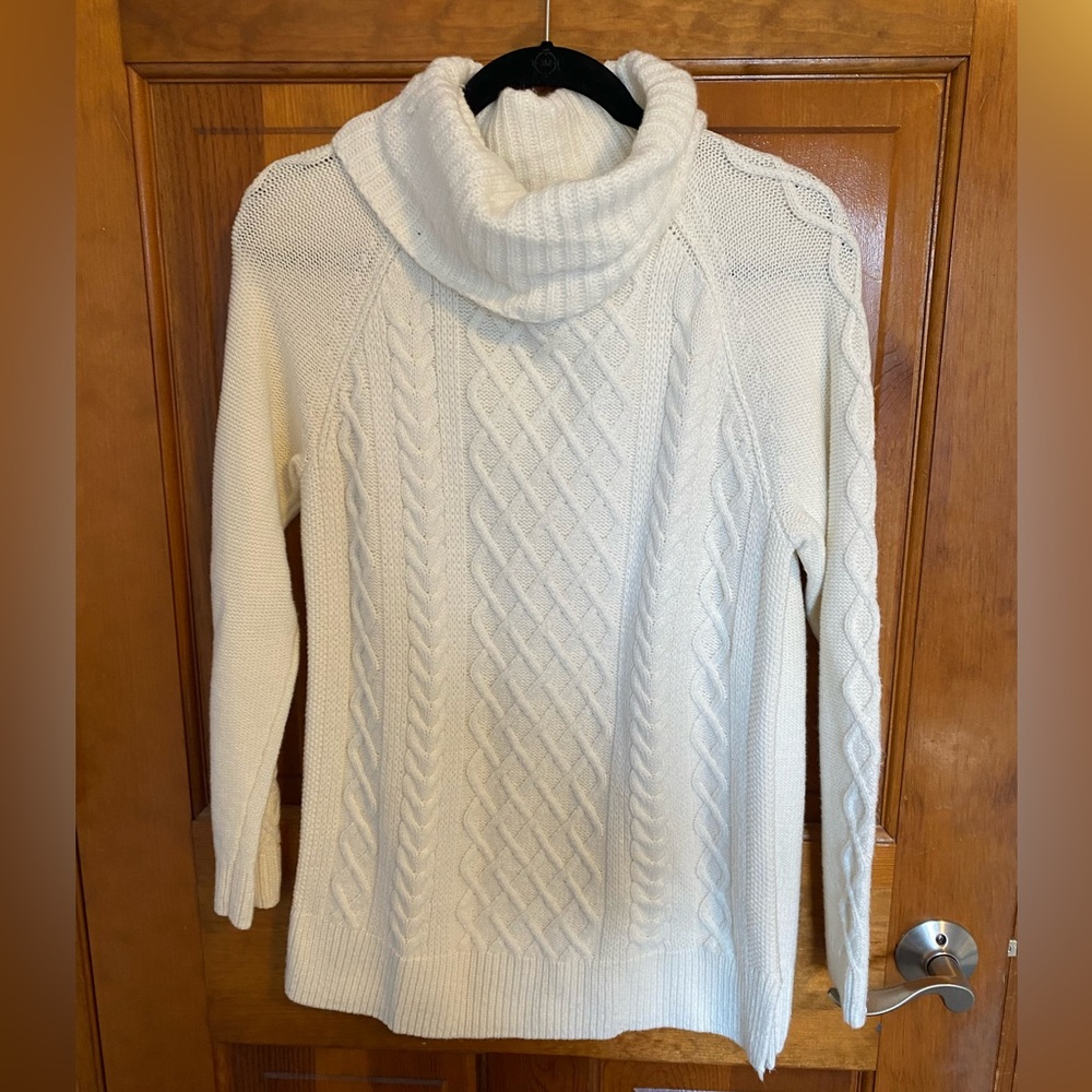 Croft & Barrow white sweater